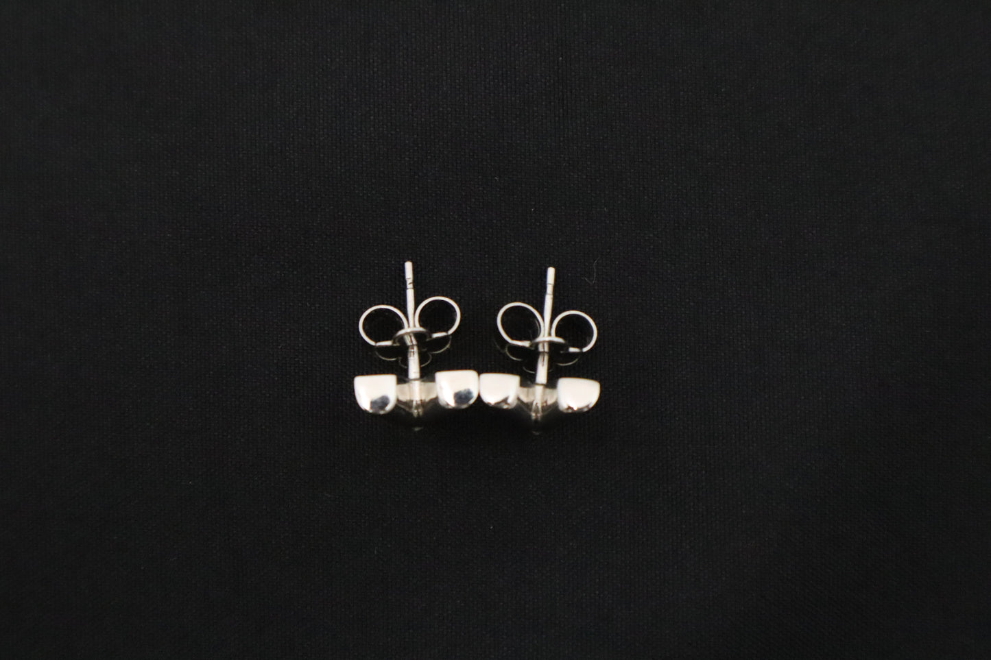 Louis Vuitton Essential V Earrings