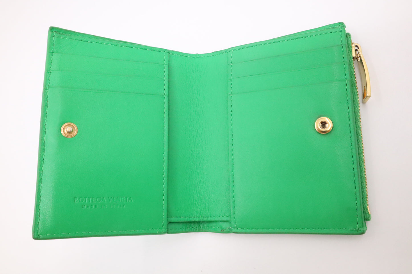 Bottega Veneta Wallet in Green Intrecciato Leather