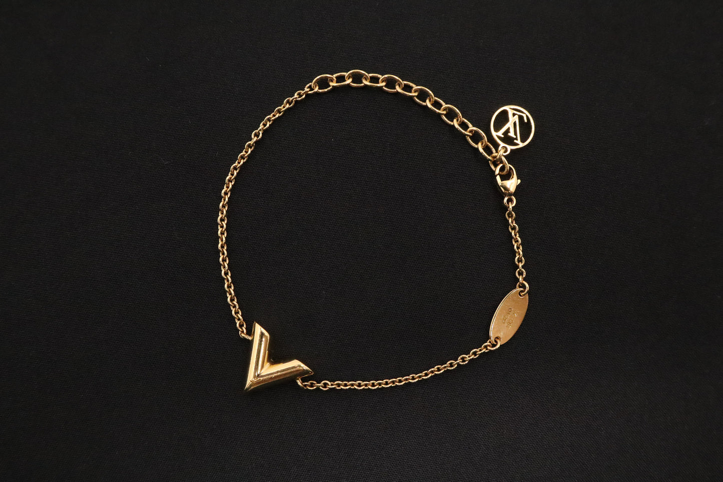 Louis Vuitton Essential V Bracelet in Gold-Tone