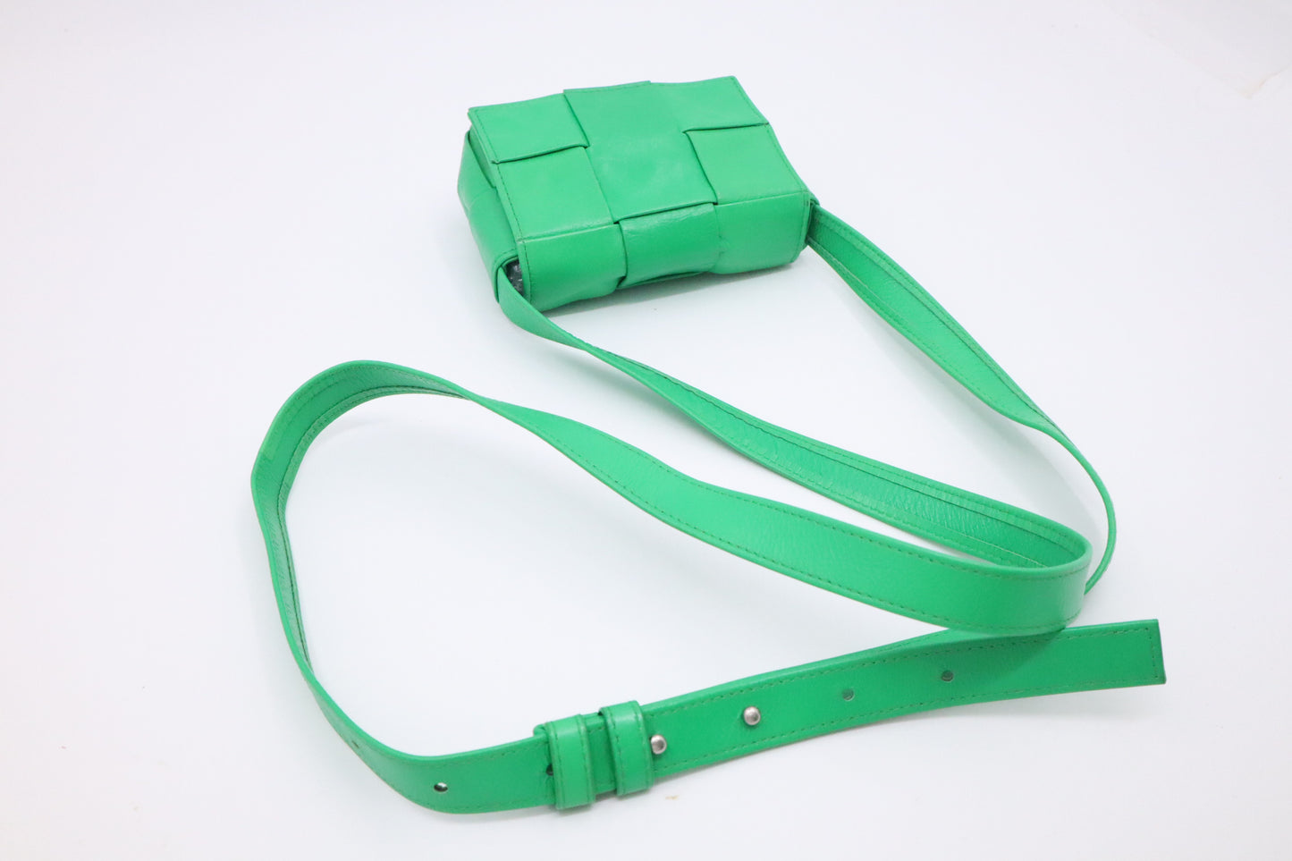 Bottega Veneta Mini Cassette in Green Intrecciato Leather