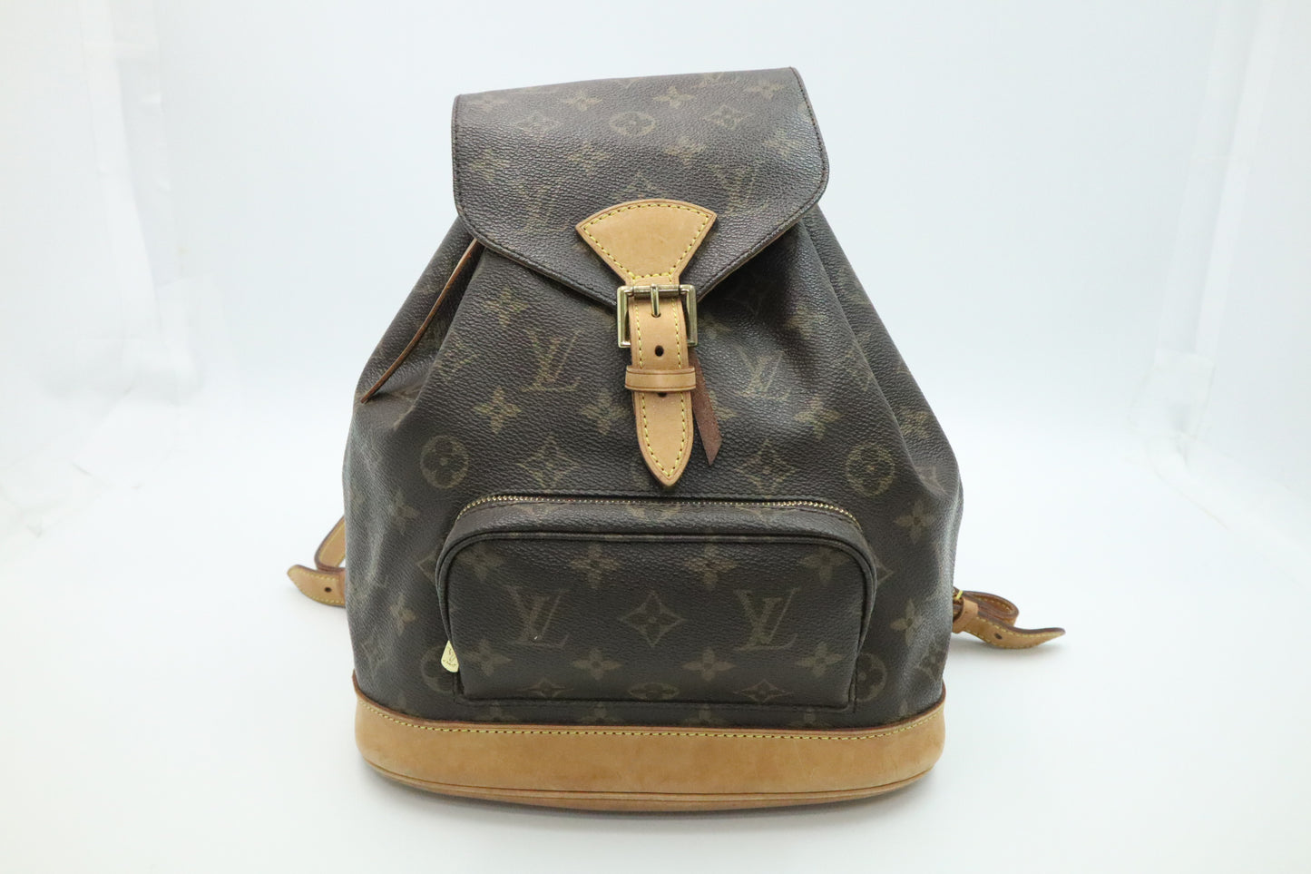 Louis Vuitton Montsouris MM in Monogram Canvas