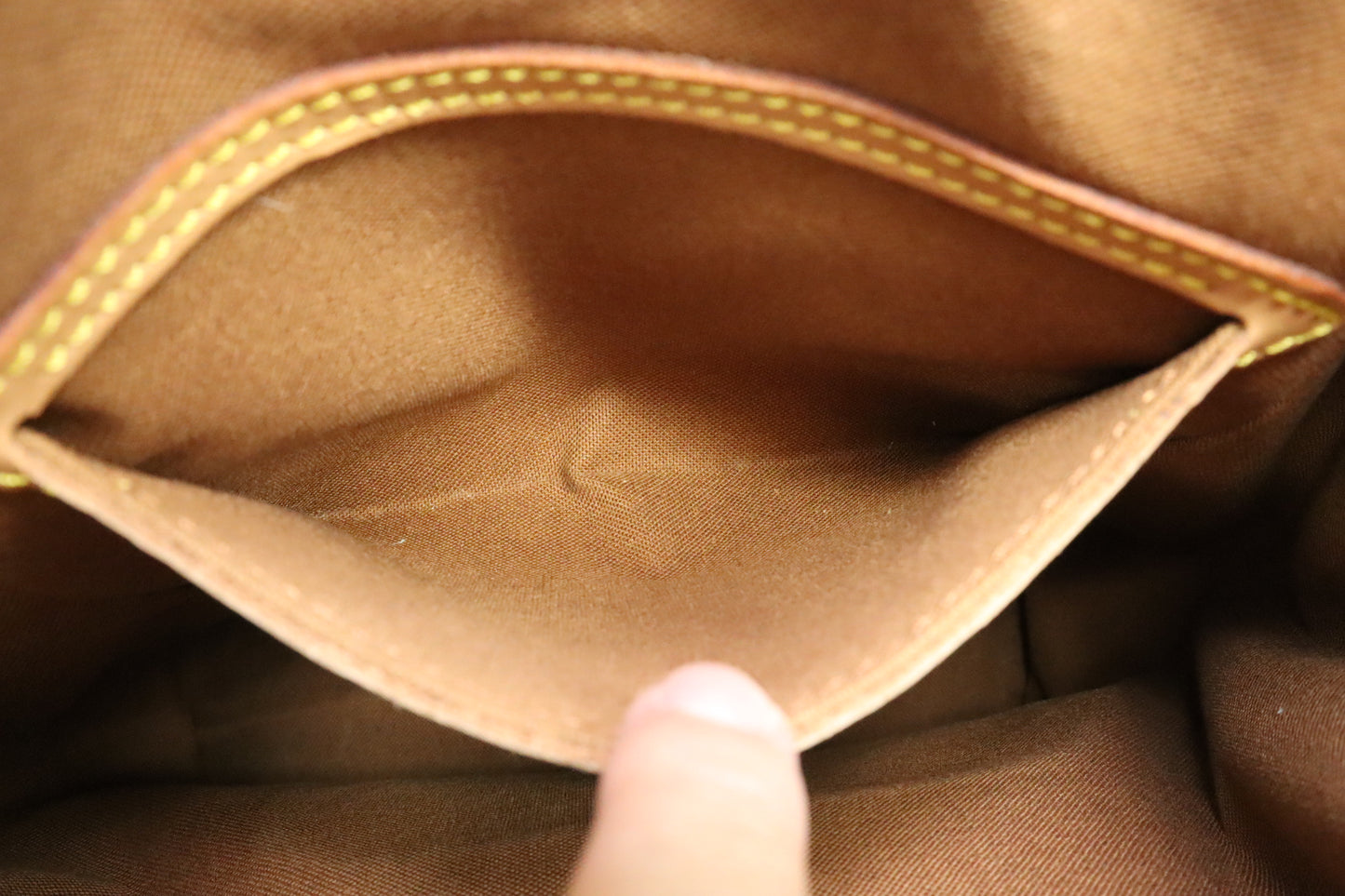 Louis Vuitton Montsouris MM in Monogram Canvas