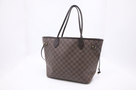 Louis Vuitton Neverfull MM in Damier Ebene Canvas