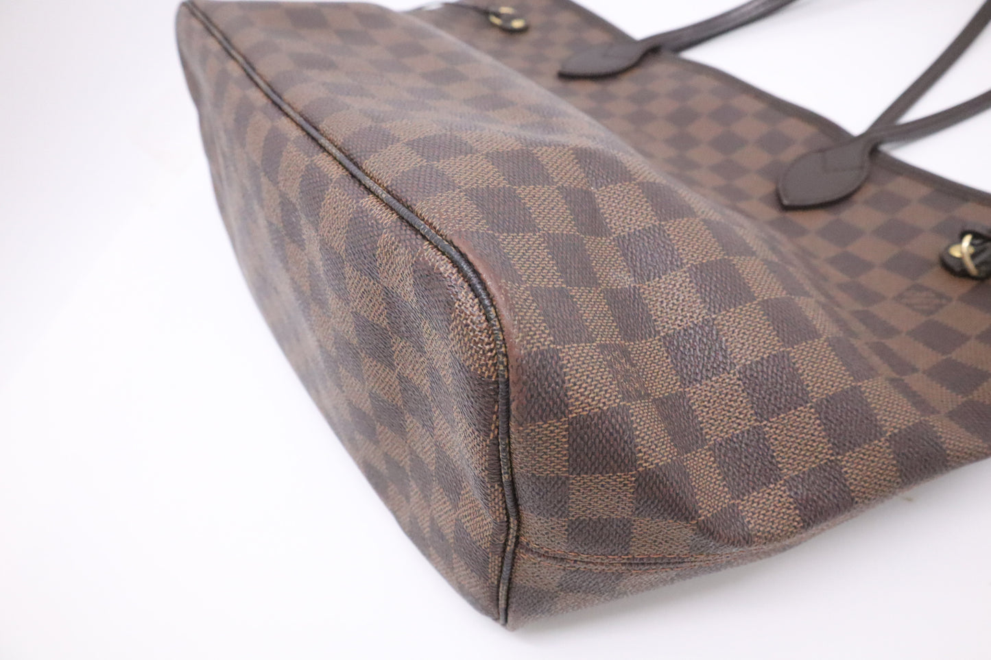 Louis Vuitton Neverfull MM in Damier Ebene Canvas