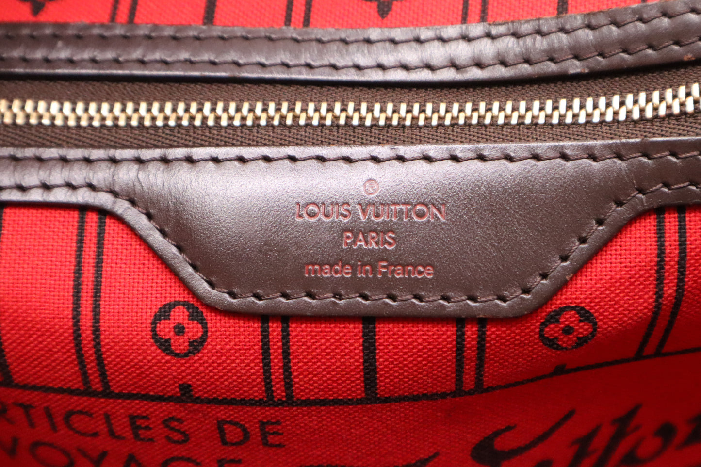 Louis Vuitton Neverfull MM in Damier Ebene Canvas