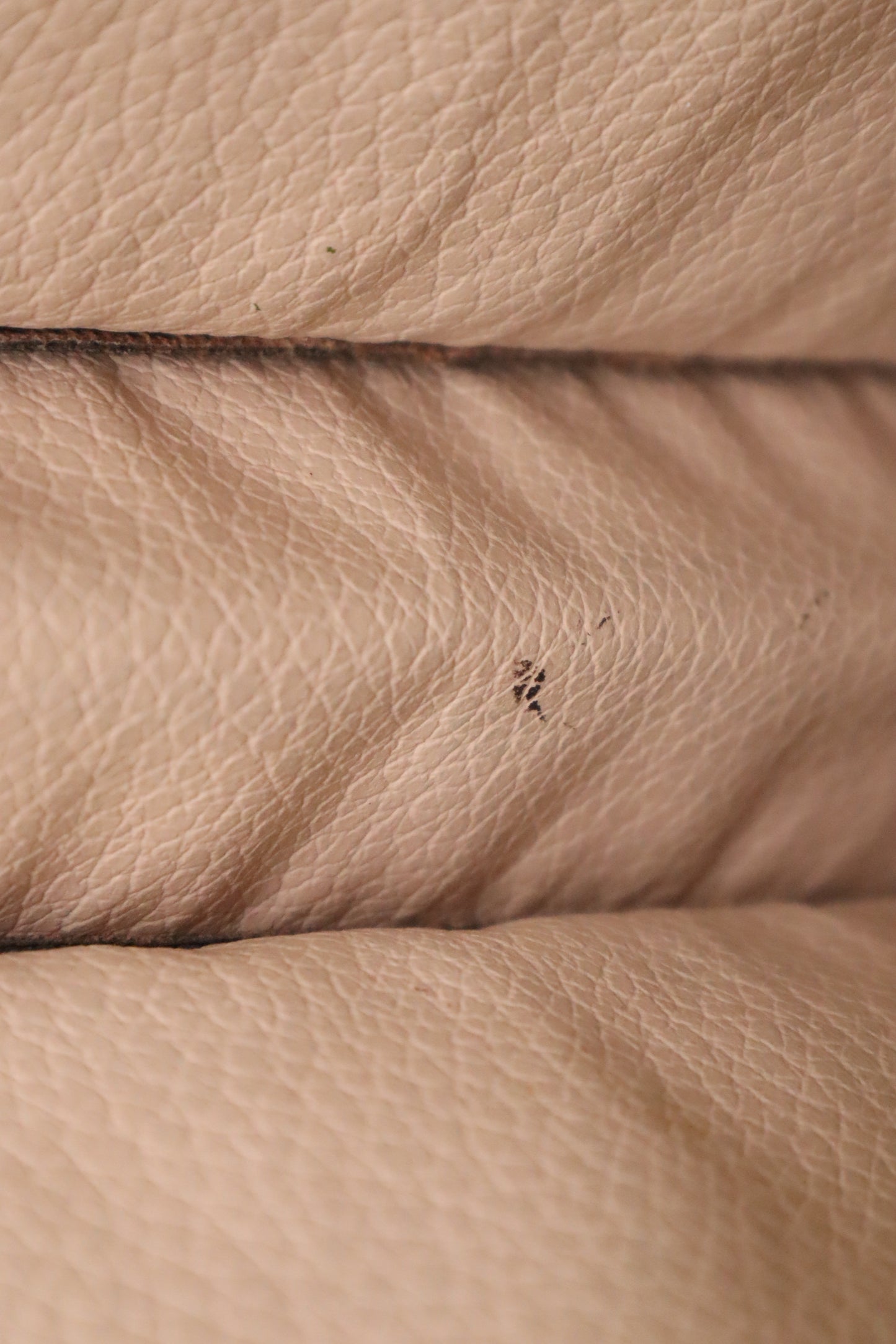 Louis Vuitton Toiletry 26 in Monogram Canvas