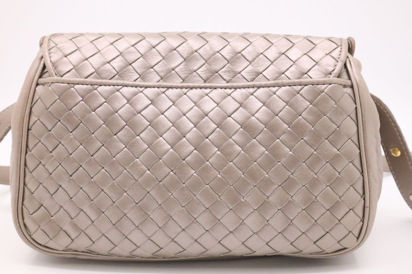Bottega Veneta Shoulder Bag in Greige Metallic Intrecciato Leather