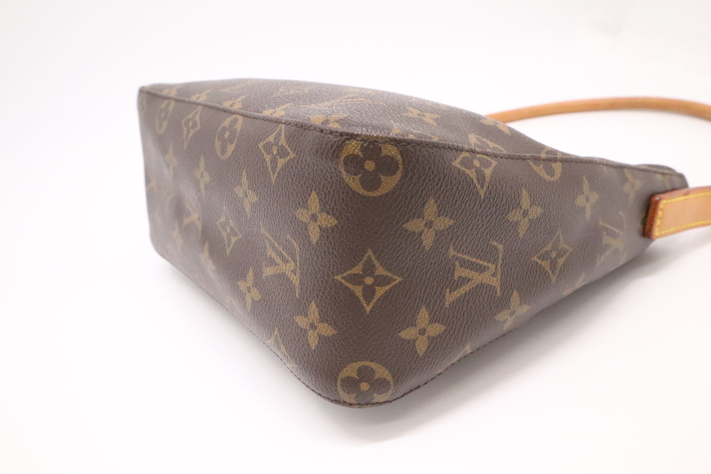Louis Vuitton Looping MM in Monogram Canvas