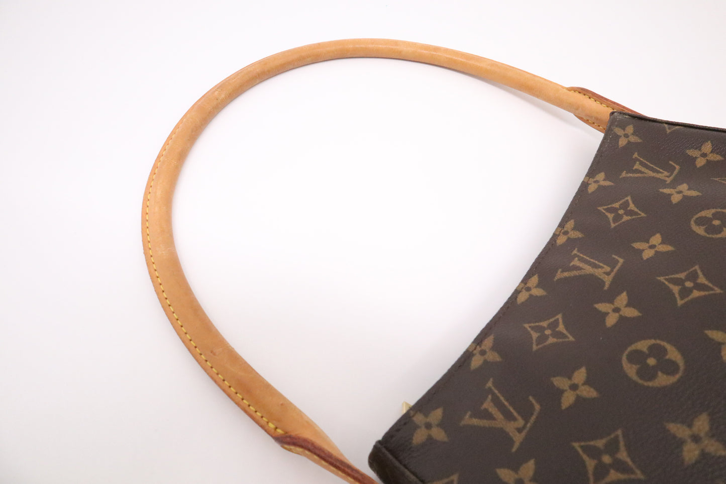 Louis Vuitton Looping MM in Monogram Canvas