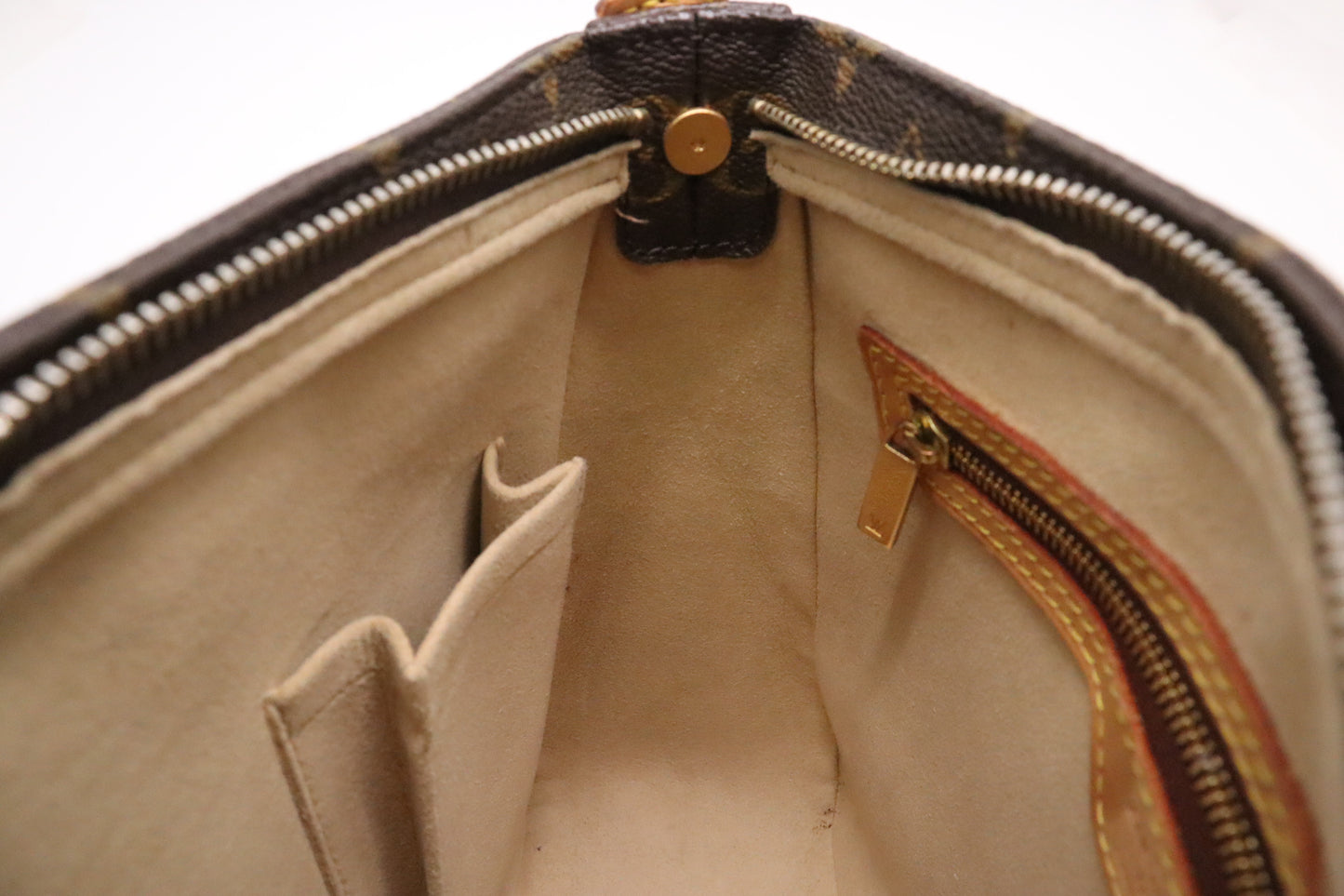 Louis Vuitton Looping MM in Monogram Canvas