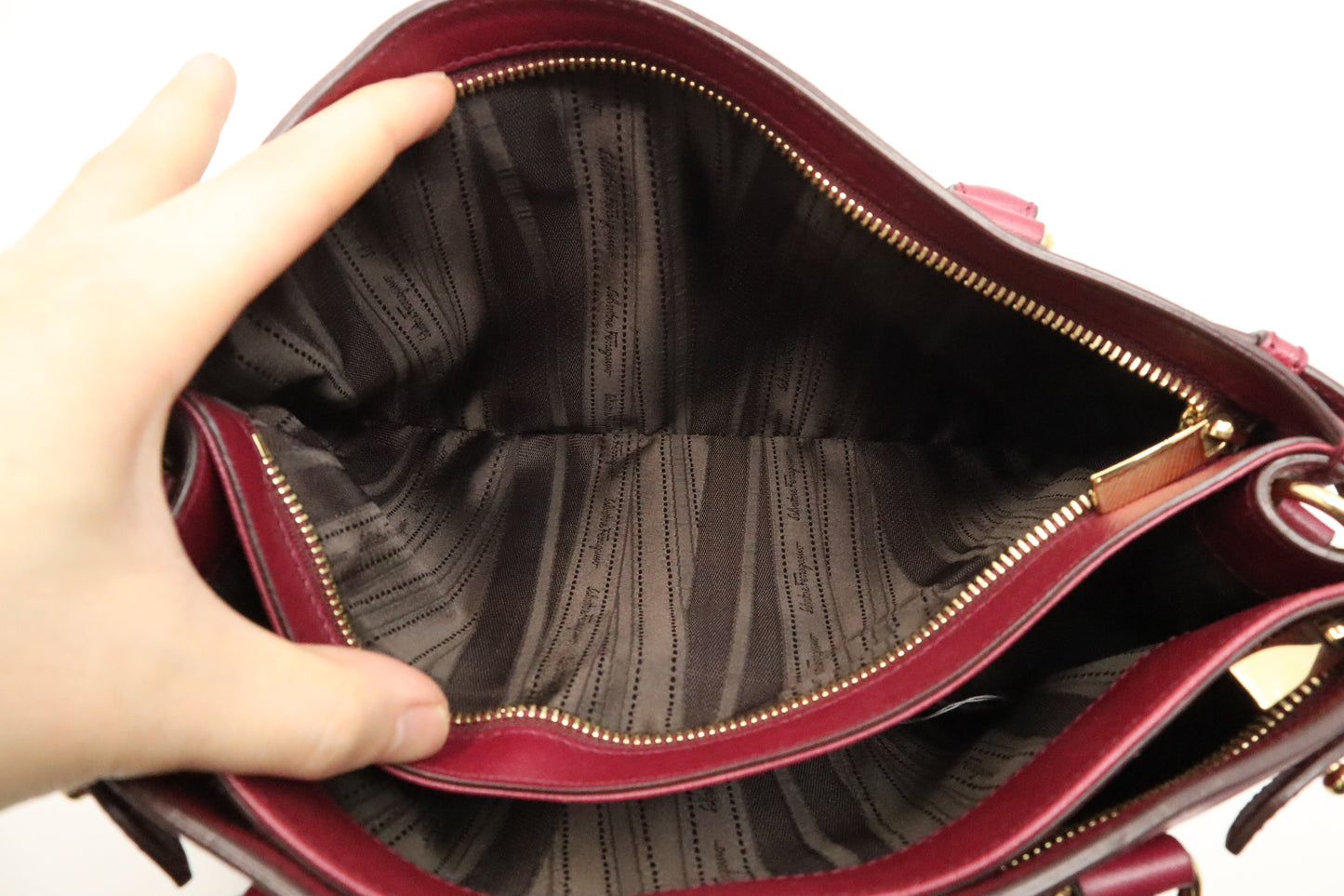 Ferragamo Tote Bag in Wine Red Leather