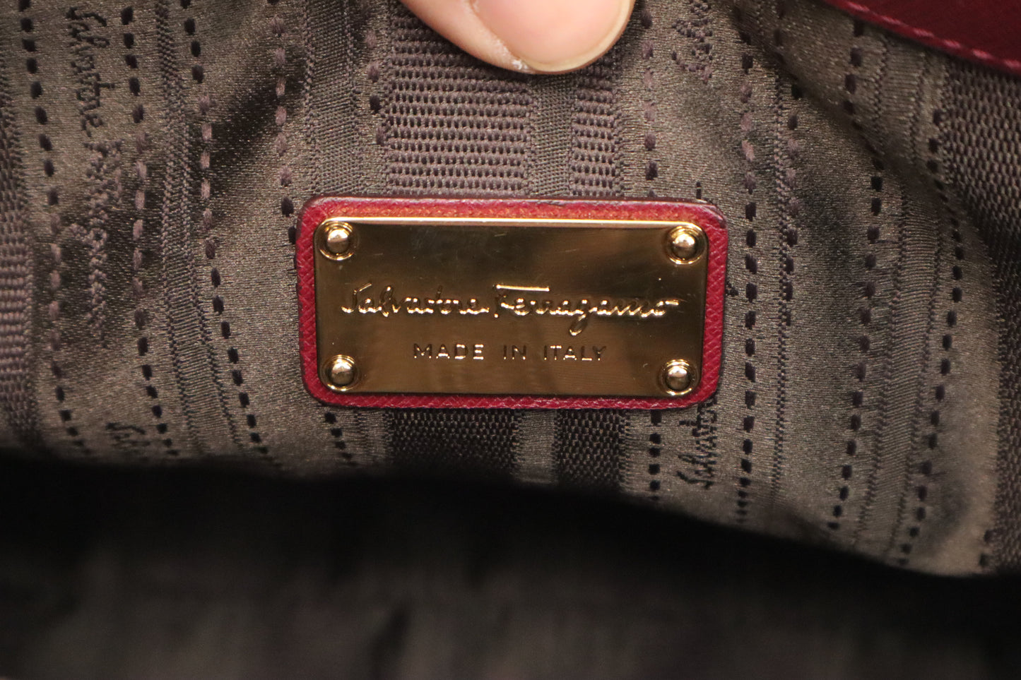 Ferragamo Tote Bag in Wine Red Leather