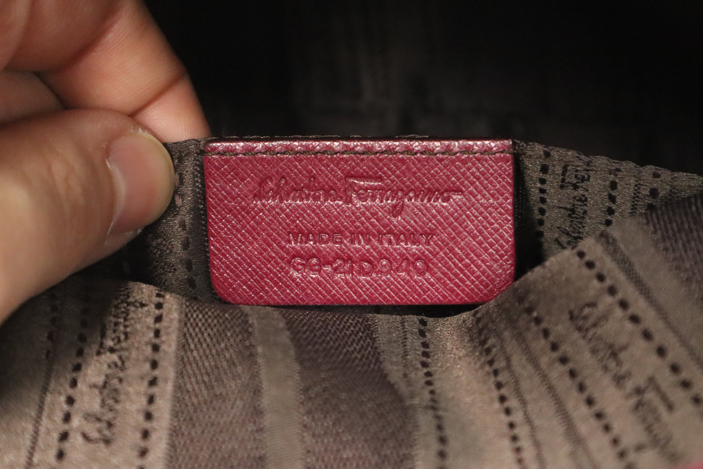 Ferragamo Tote Bag in Wine Red Leather