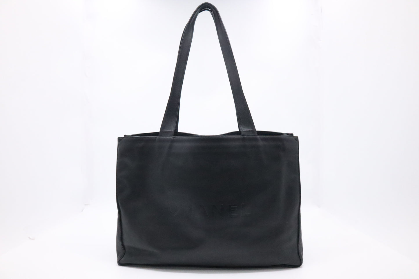 Chanel Tote in Black Leather