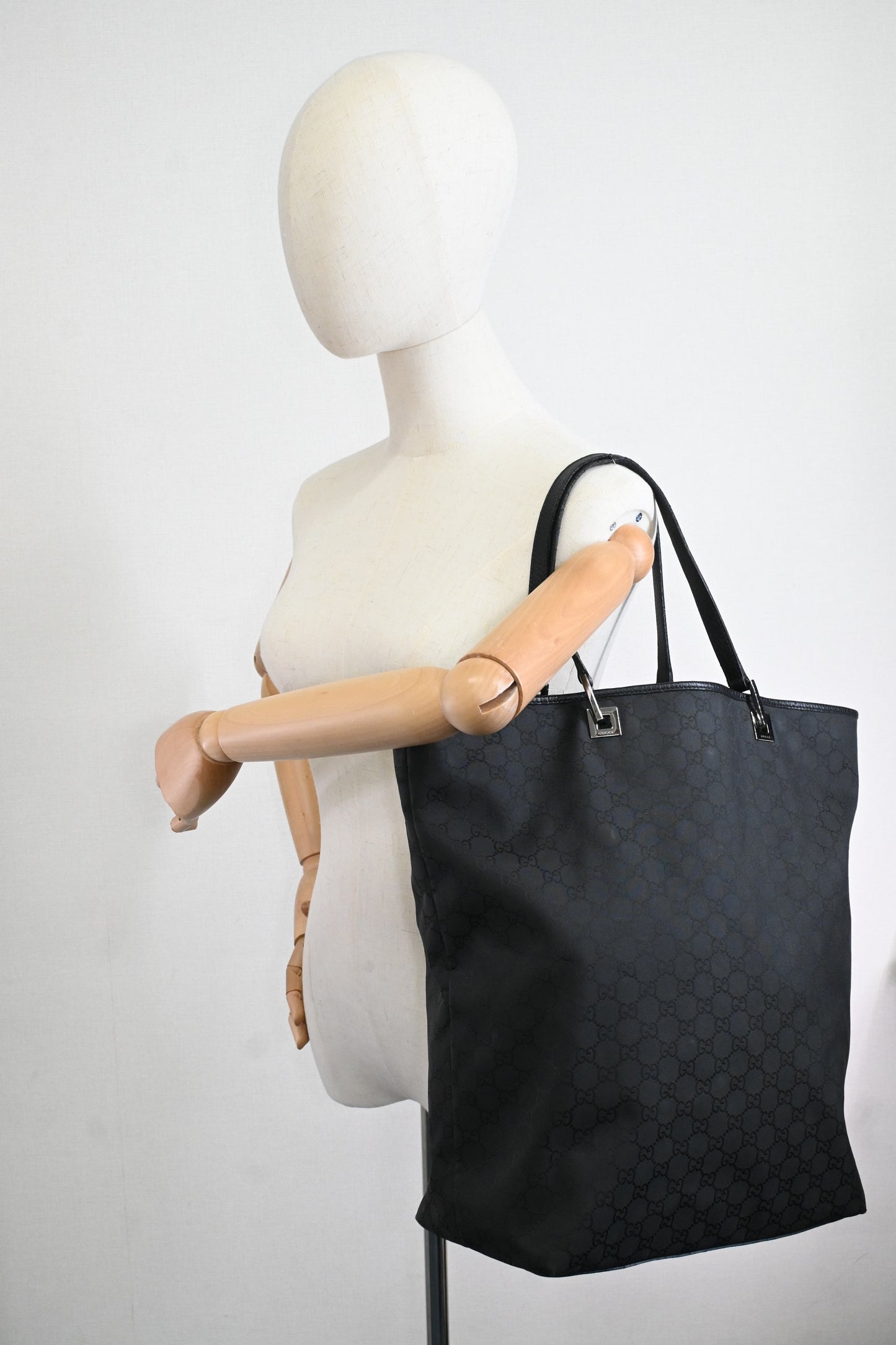 Gucci Tote Bag in Black Nylon Canvas