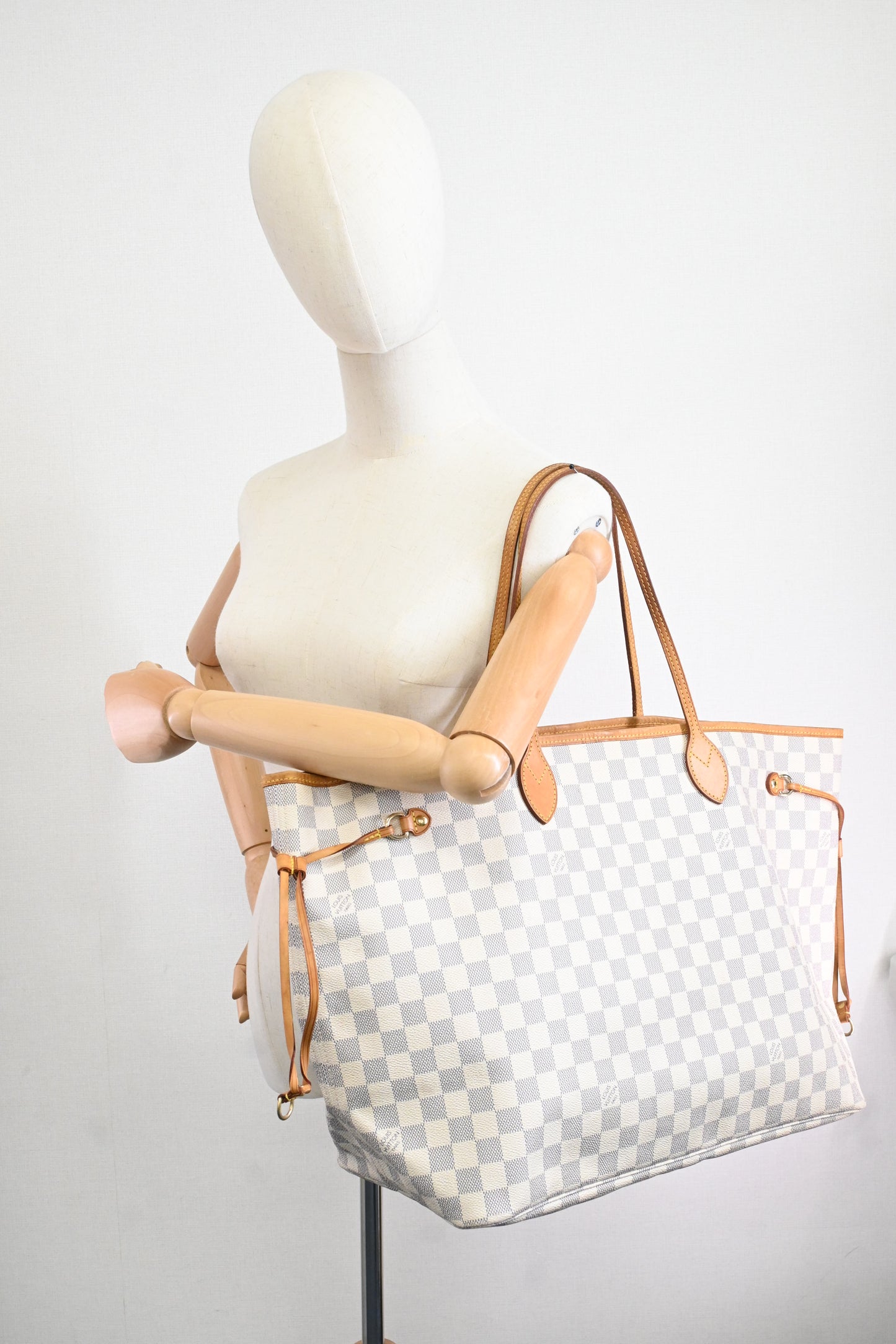Louis Vuitton Neverfull GM in Damier Azur Canvas