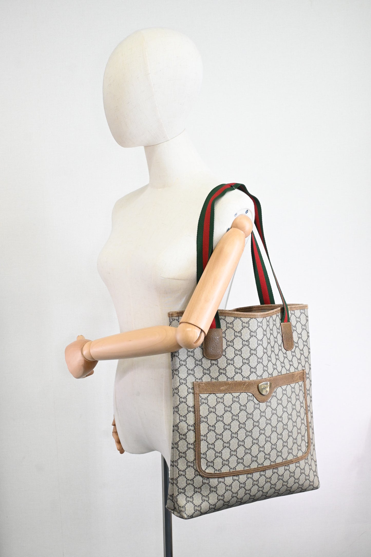 Gucci Plus Tote Bag in GG Supreme Canvas
