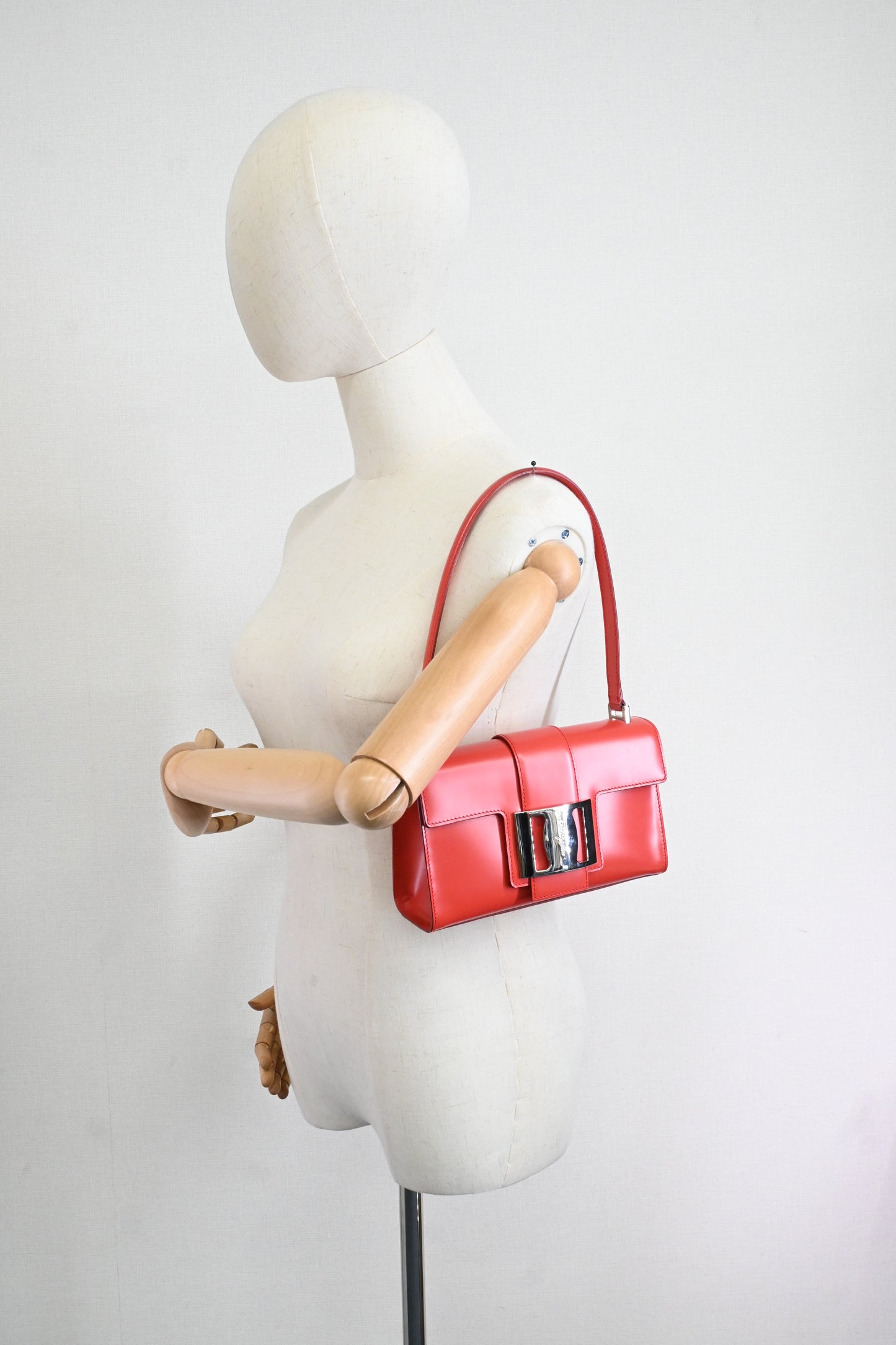 Ferragamo Shoulder Bag in Red-Orange Leather