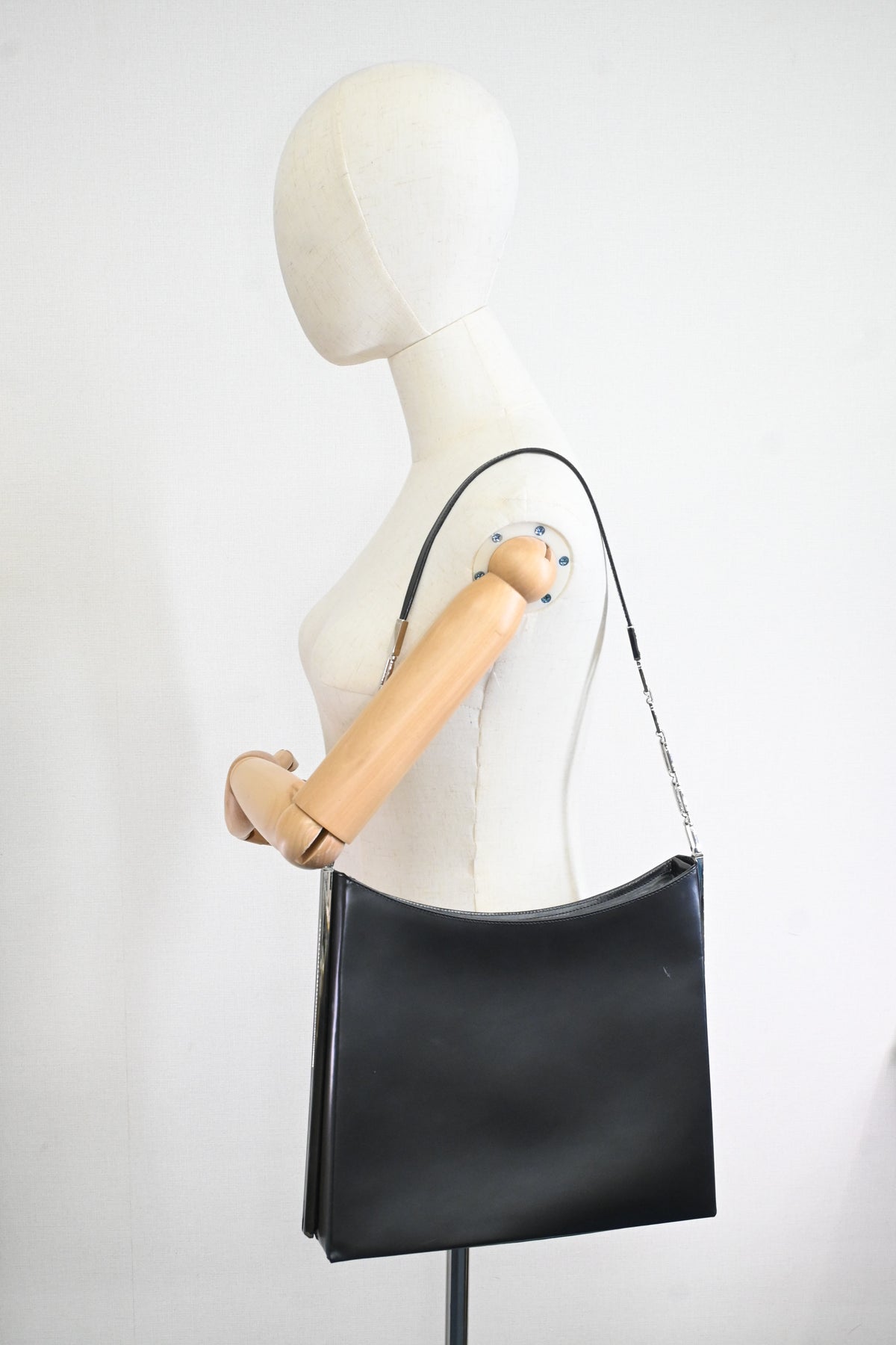 Ferragamo Shoulder Bag in Matte Black Leather
