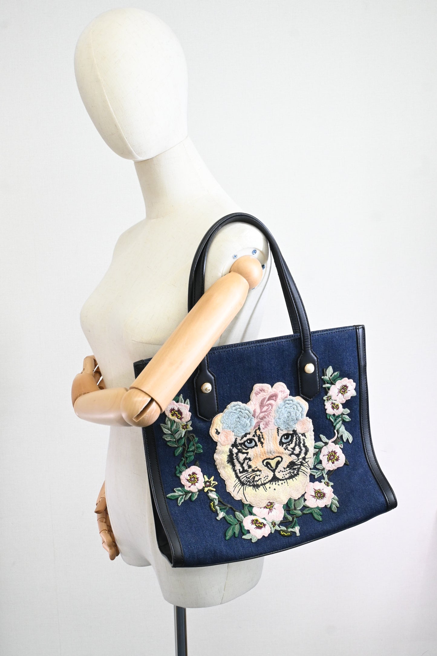 Gucci Tiger Embroidered Tote in Denim Canvas