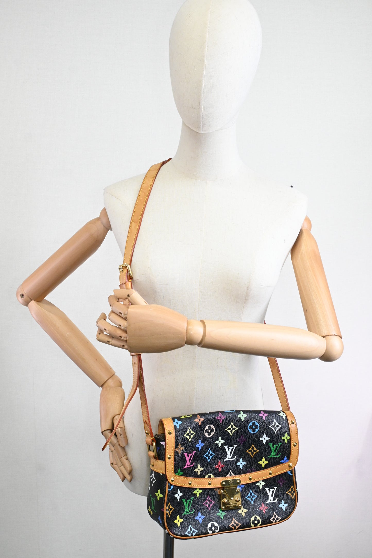 Louis Vuitton Sologne in Black Multicolor Monogram Canvas