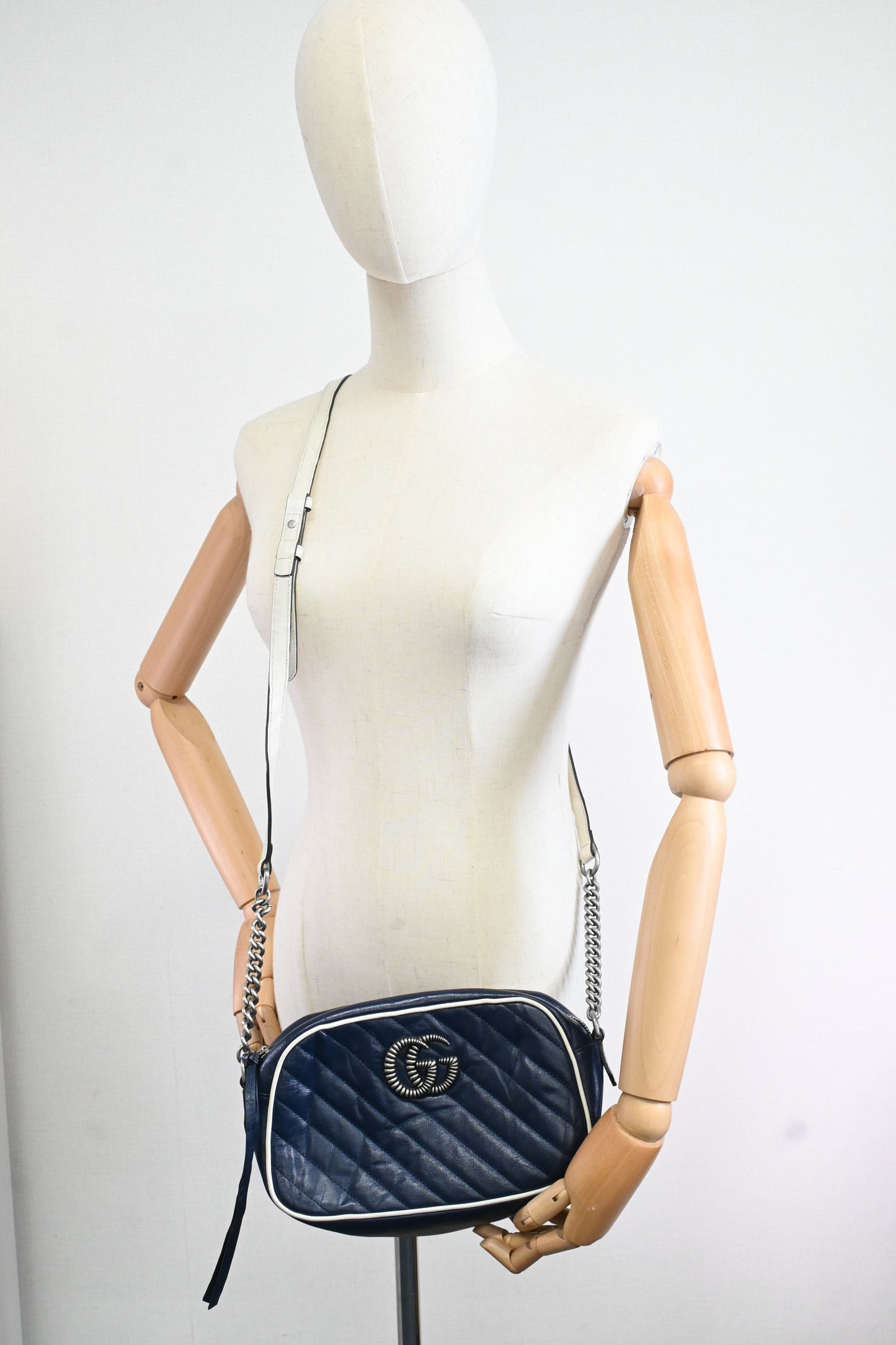 Gucci Marmont Crossbody in Navy Blue Leather