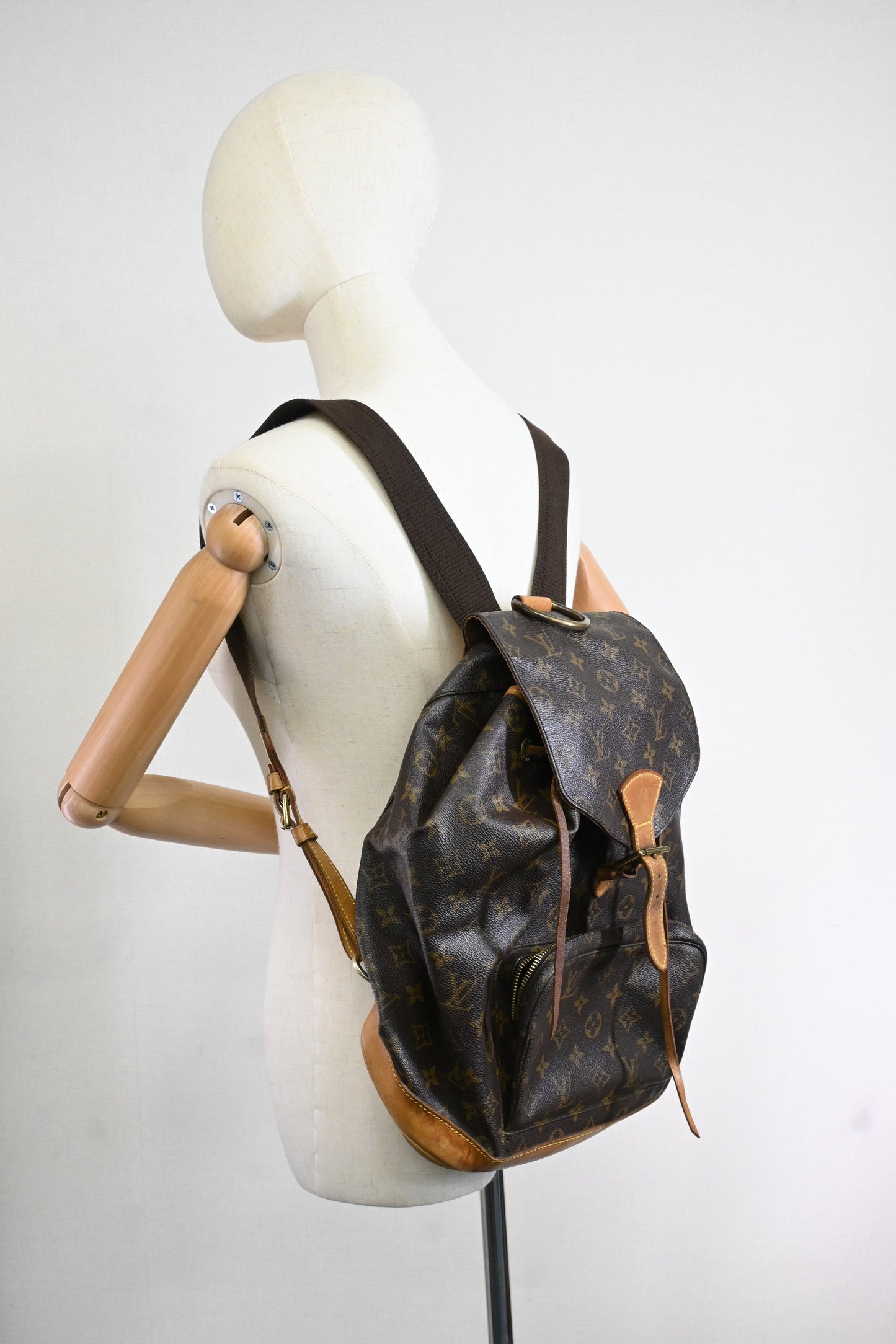 Louis Vuitton Montsouris GM in Monogram Canvas