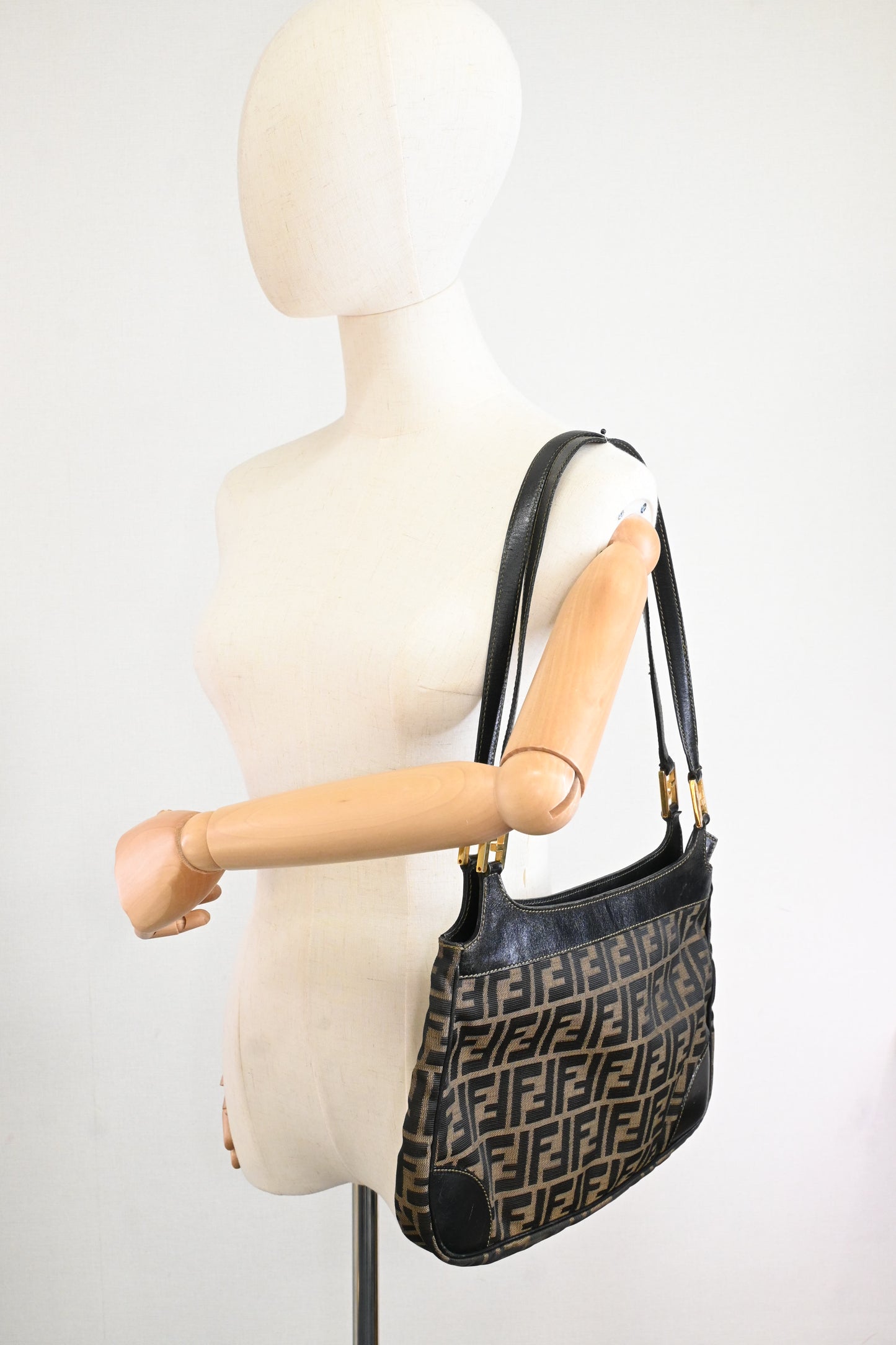 Fendi Shoulder Bag in Zucca Canvas