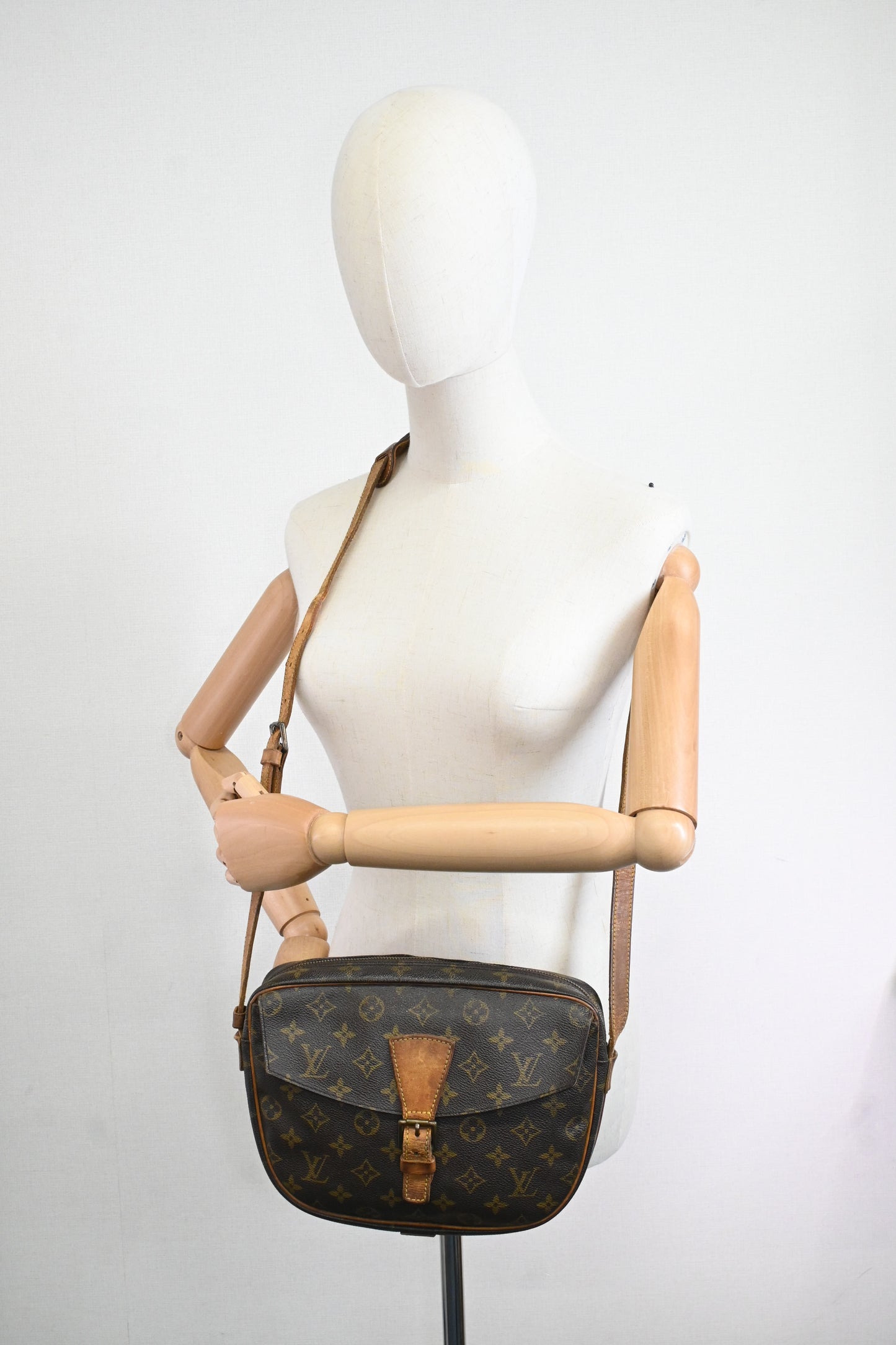 Louis Vuitton Jeune Fille in Monogram Canvas