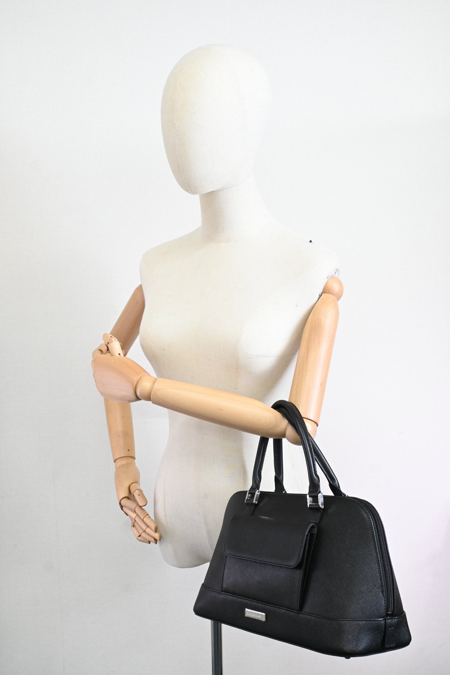 Burberry Handbag in Black Leather