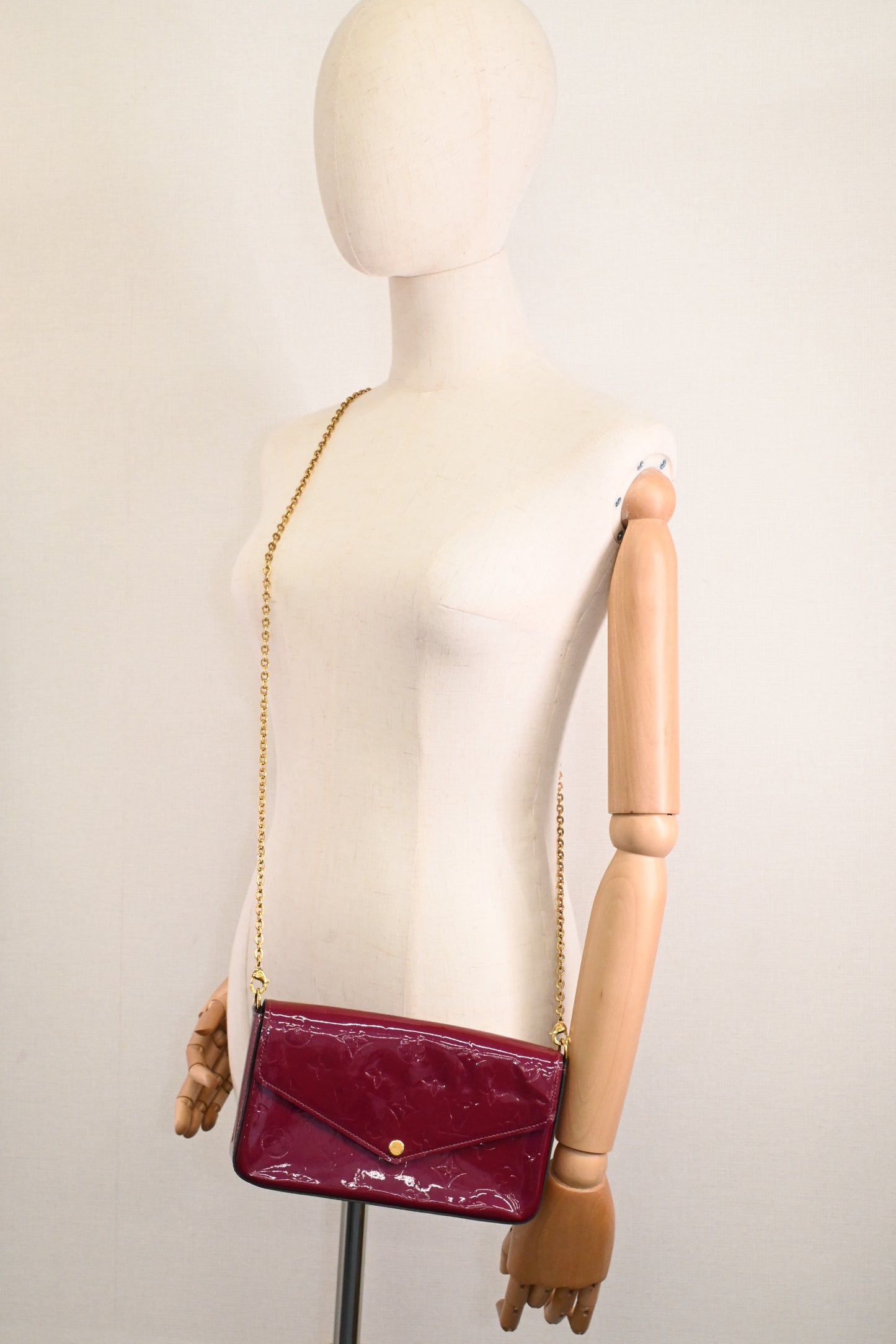 Louis Vuitton Pochette Felicie in Metallic Pink Vernis Leather