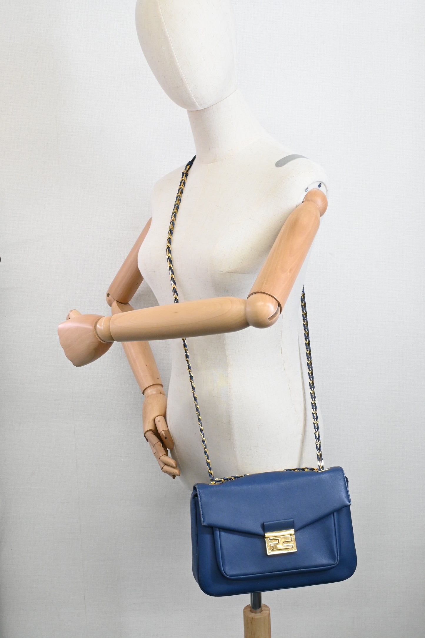 Fendi Leather Be Baguette in Blue Leather