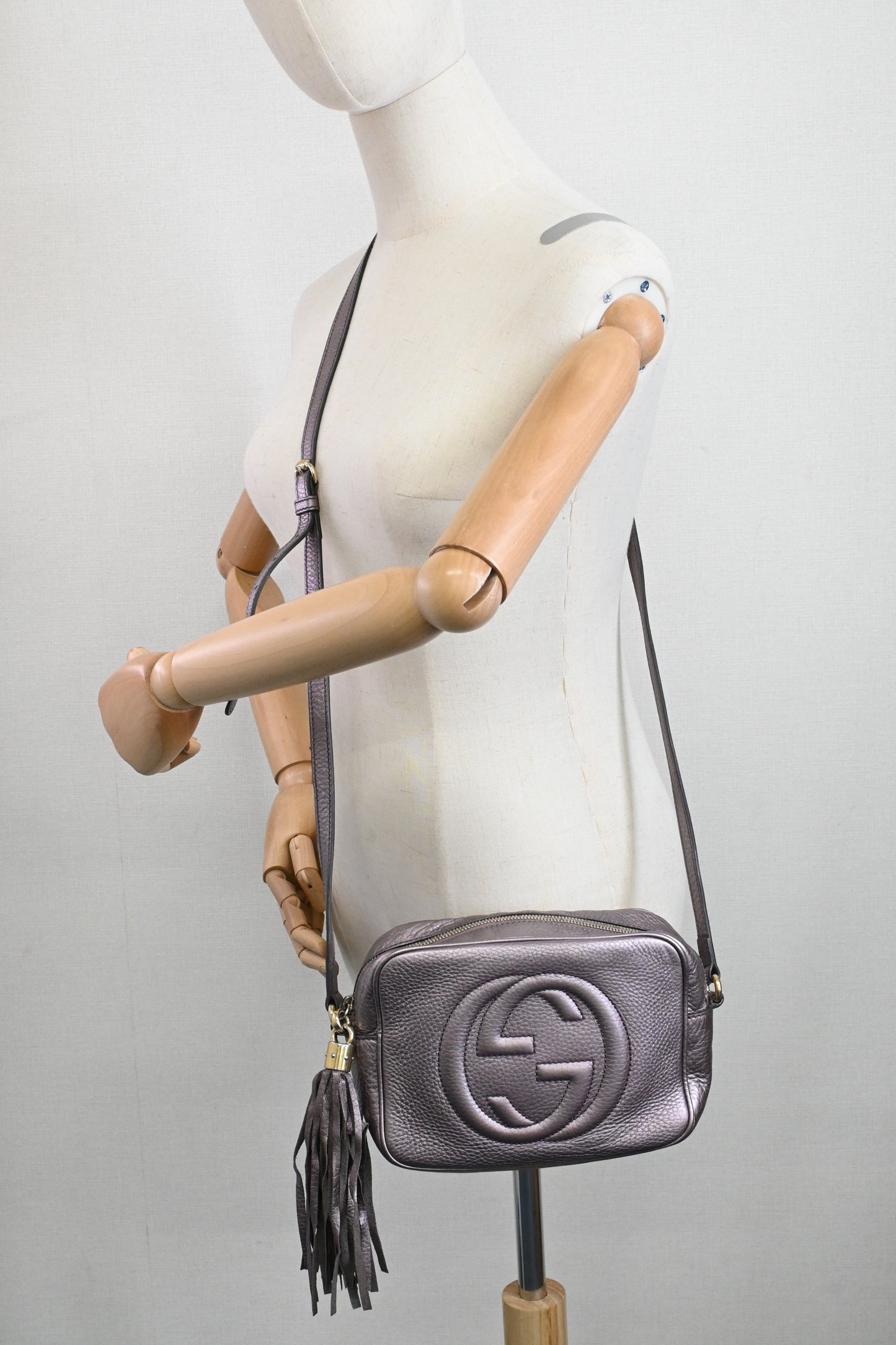 Gucci Soho Cossbody Bag in Metallic Purple Leather