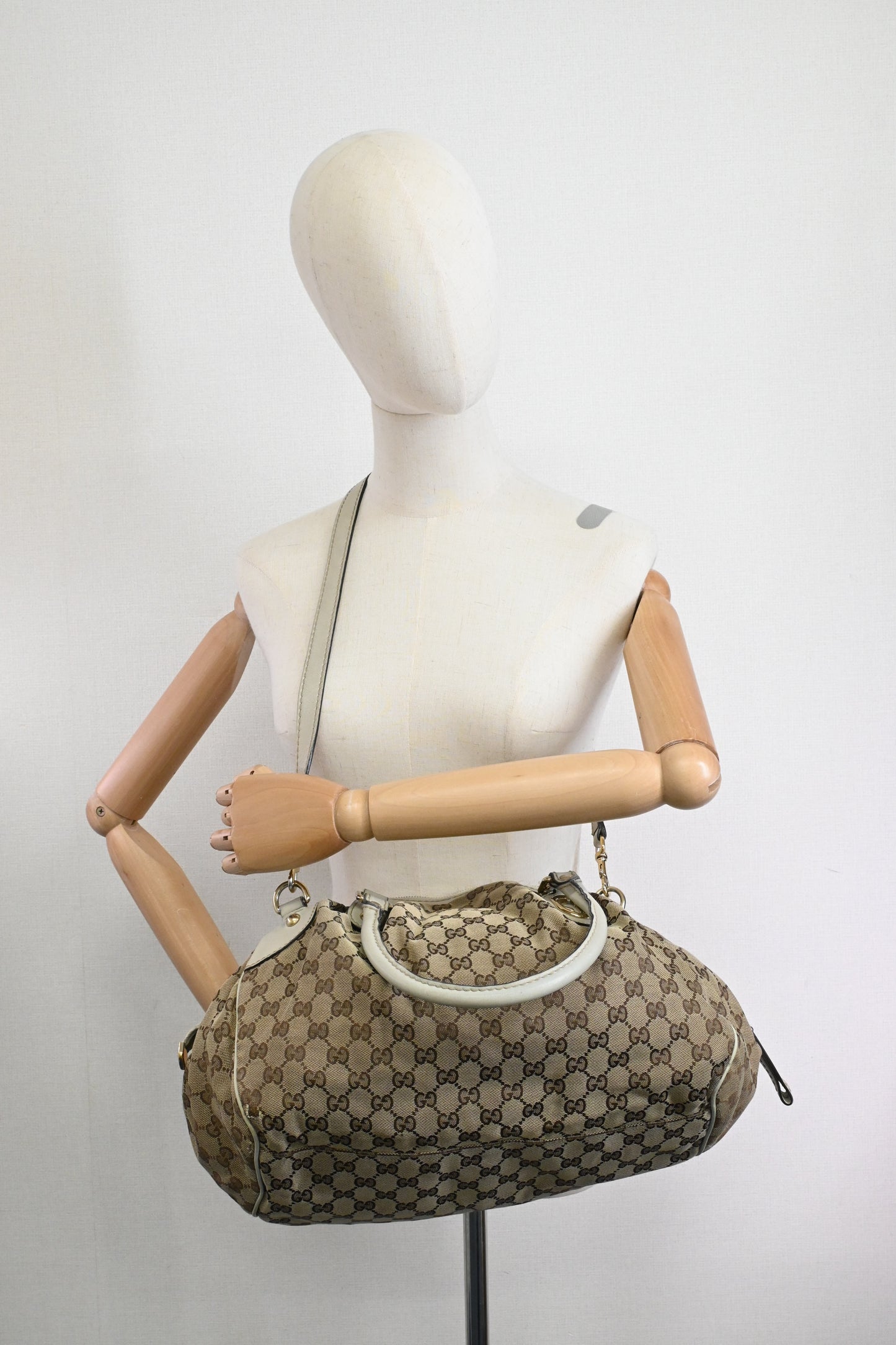 Gucci Sukey in GG Canvas and Cream Leather