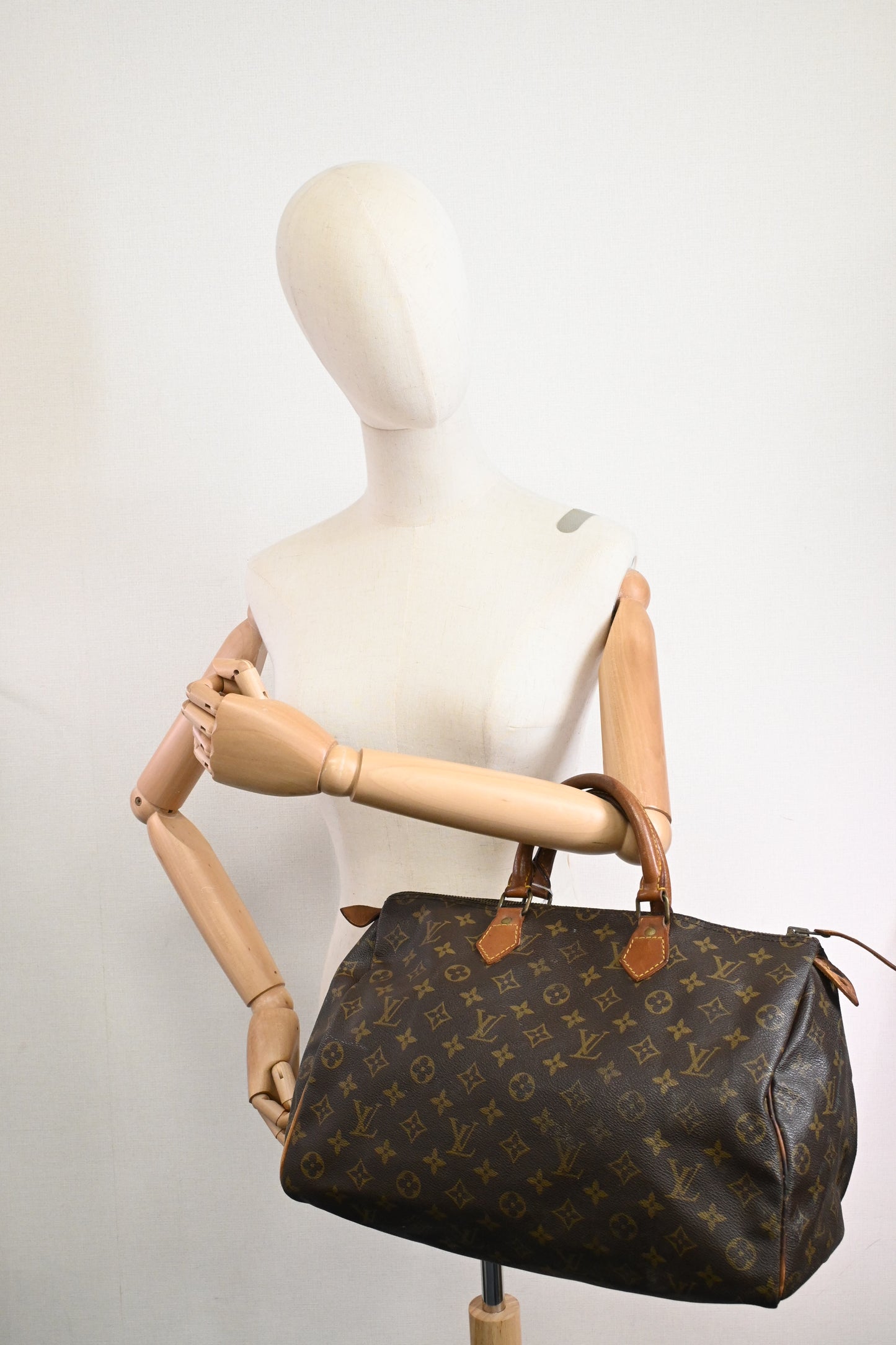 Louis Vuitton Speedy 35 in Monogram Canvas