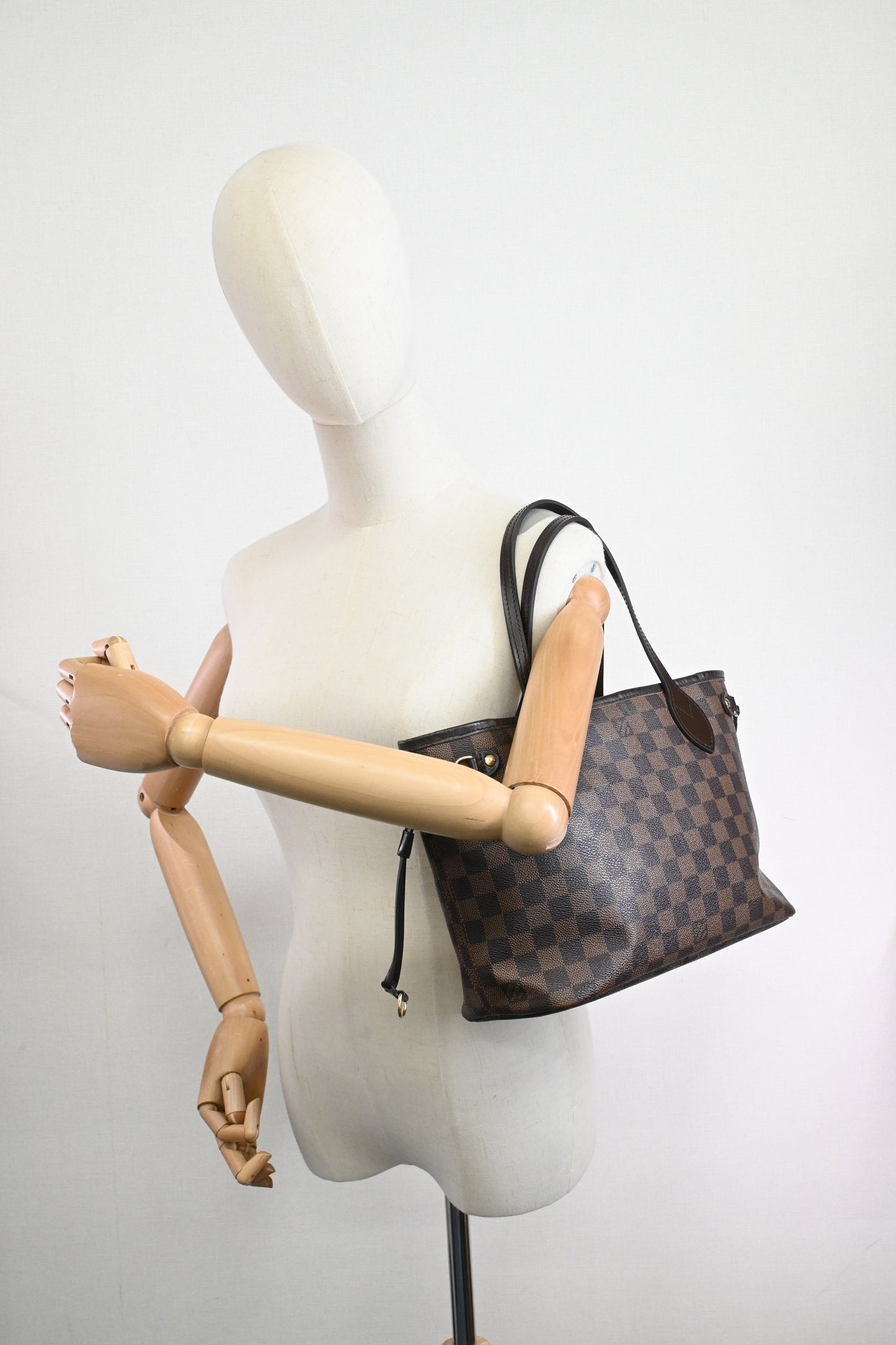 Louis Vuitton Neverfull PM in Damier Ebene Canvas