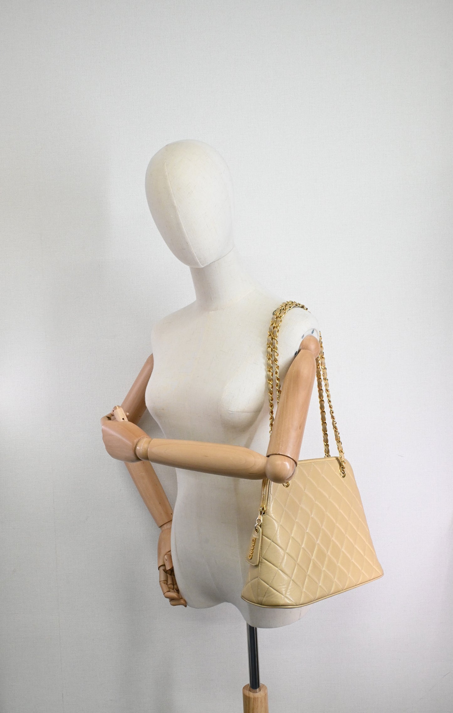 Chanel Chain Shoulder Bag in Beige Matelassé Leather