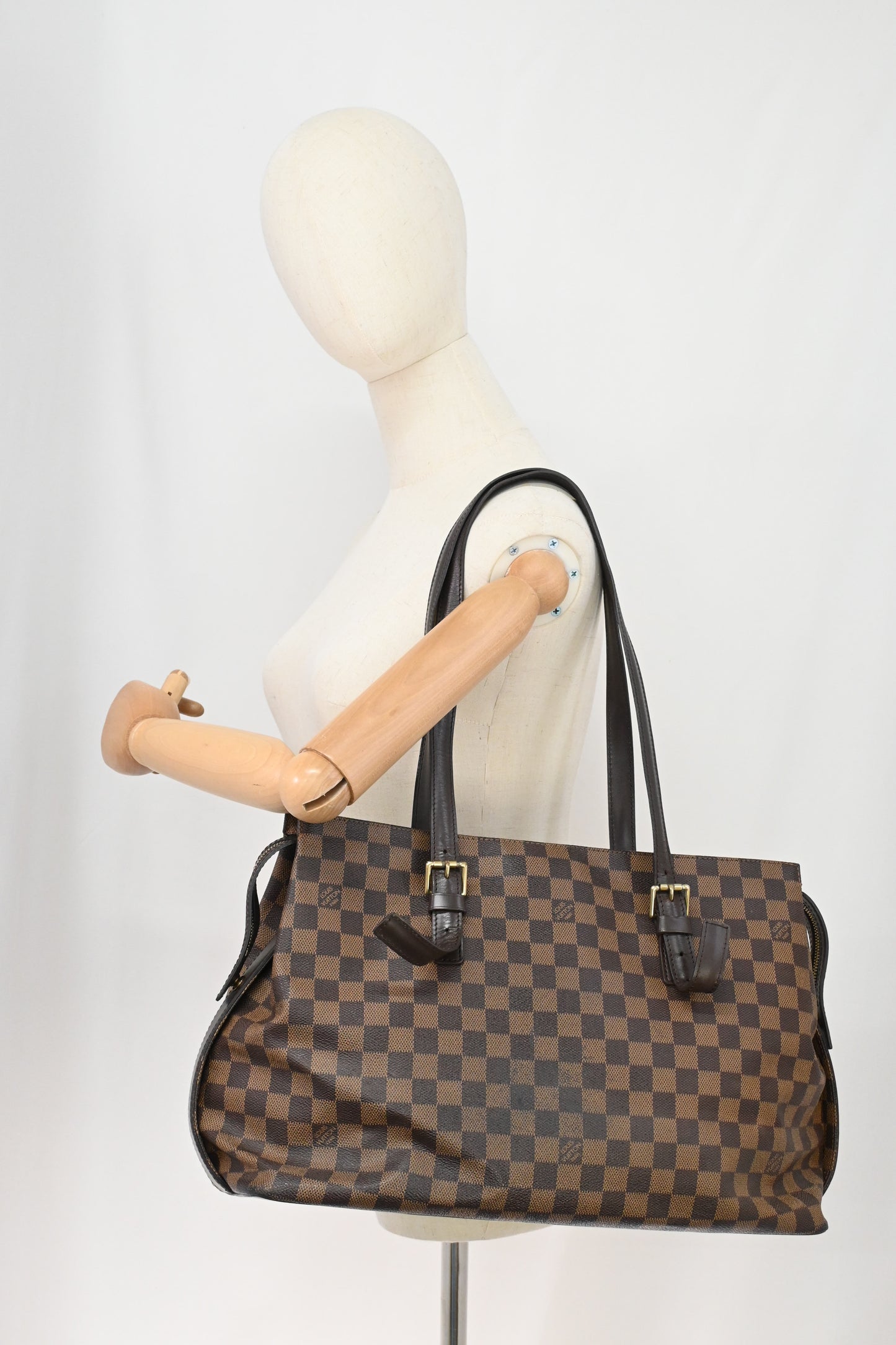 Louis Vuitton Chelsea in Damier Ebene Canvas