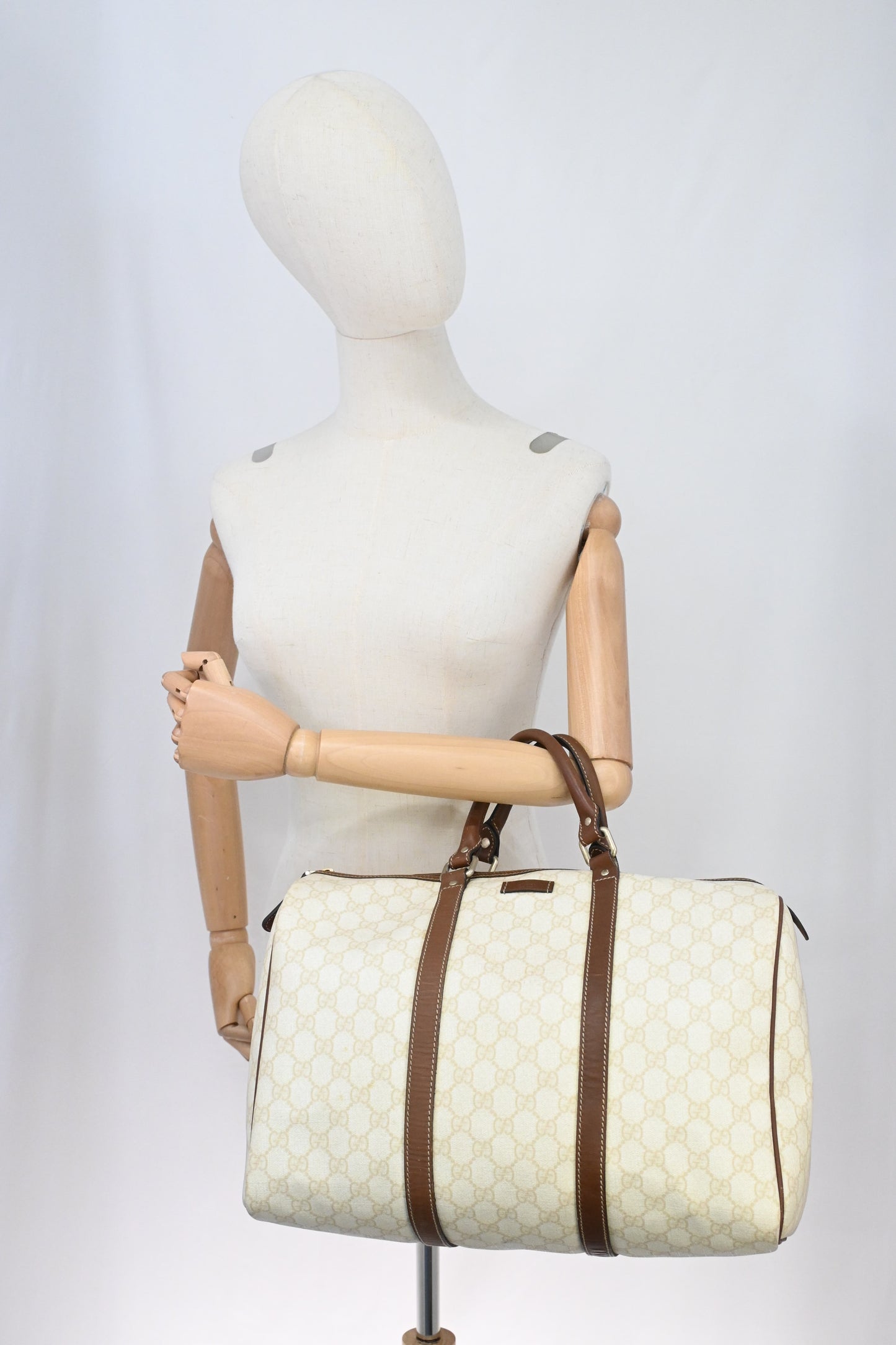 Gucci Boston Bag in Ivory GG Supreme Canvas