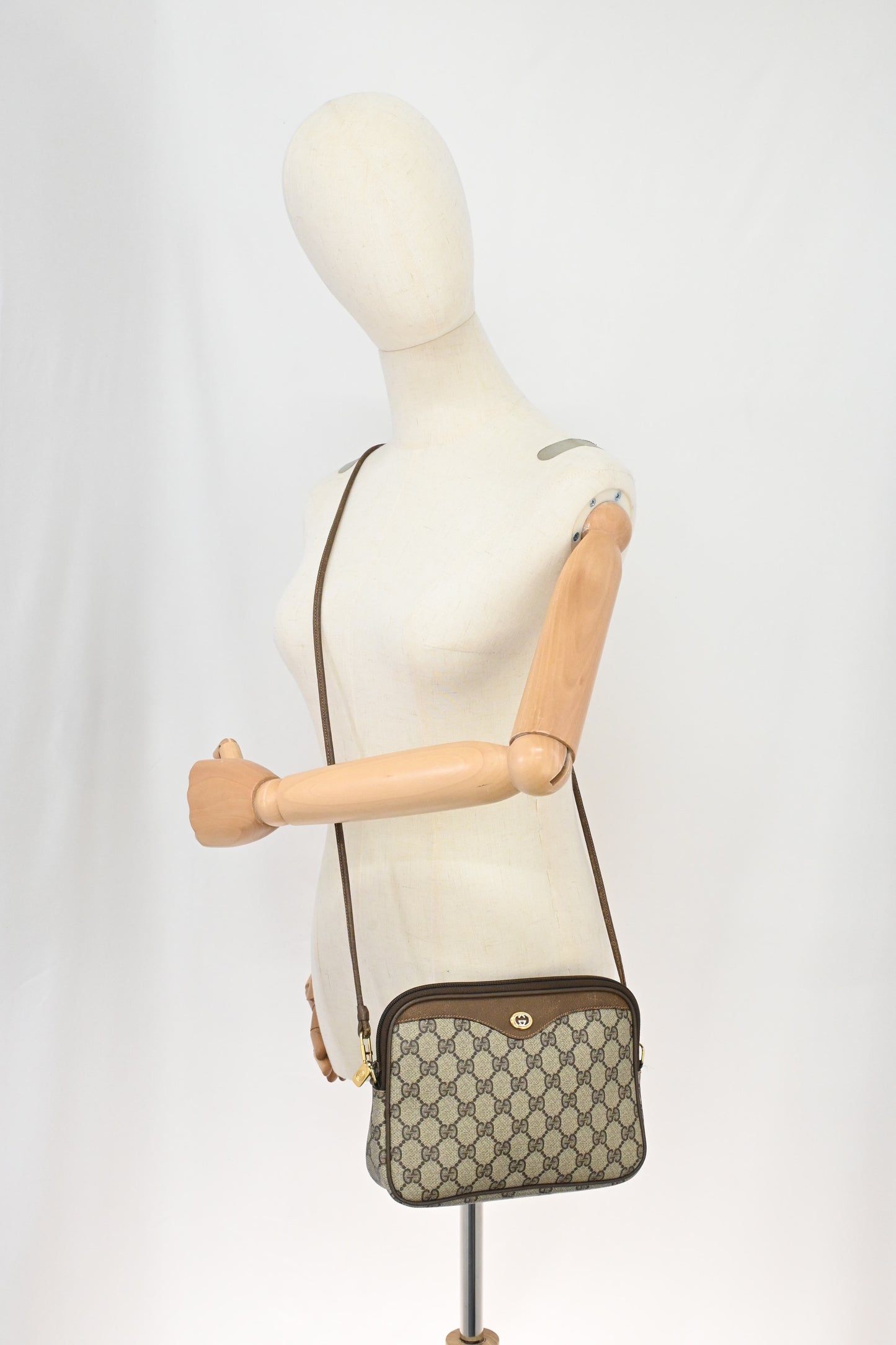 Gucci Crossbody in GG Supreme Canvas